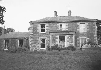 Arngask House
General view of rear.