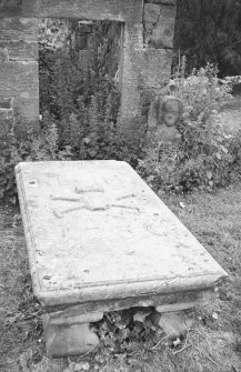 Arngask Old Parish Churchyard.
General view of graveslab.
Insc: 'K B I M 1730'.