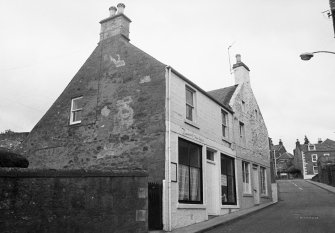 Alyth, 21-23 Toutie Street.
General view from South.