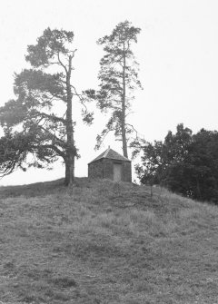 Comrie, The Ross, Earthquake House.
General view from the South-East.