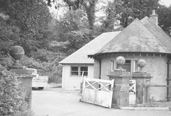 Dunsinnan House, North Lodge
General view.