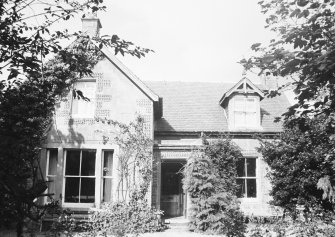 Coupar Angus, 63 George Street, Roselea.
View of house.