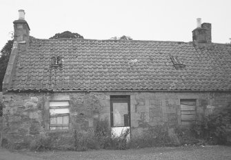 Kinross, 45 Sandport.
General view of houses.
