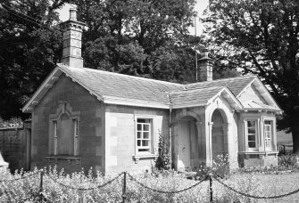 Glencarse House, West Lodge and Gatepiers.
General view of West lodge.