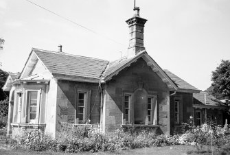 Glencarse House, West Lodge and Gatepiers.
General view of West lodge.