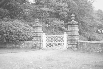 Gask house, North gates.
General view of North gates.