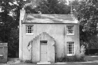 Megginch Castle, Kennels Cottage.
General view.