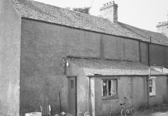 Pitcairngreen, Emohruo
General view of rear.