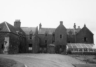 Pitkellony House
General view.