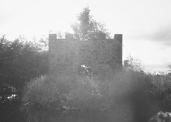 Tullibole wash-house.
General view of castellated wash-house.