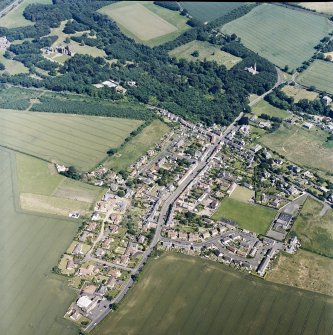 Oblique aerial view centred on Ayton village, taken from the WNW.