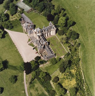 Oblique aerial view centred on the castle, taken from the S.