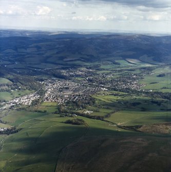 General oblique aerial view of Peebles, taken from the NNW.