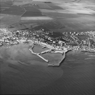 Oblique aerial view of Anstruther Easter