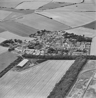 Oblique aerial view centred on the village of Kingsbarns, taken from the ESE.