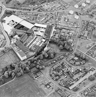 Oblique aerial view centred on Alloa Tower and Kilncraigs Mill, taken from the SW