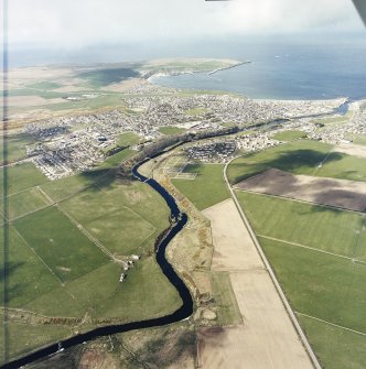 General oblique aerial view looking across Thurso towards Scrabster and Holborn Head, taken from the S.
