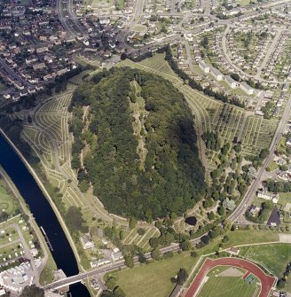 Oblique aerial view centred on the cemetery, with the swing bridge adjacent, taken from the S.