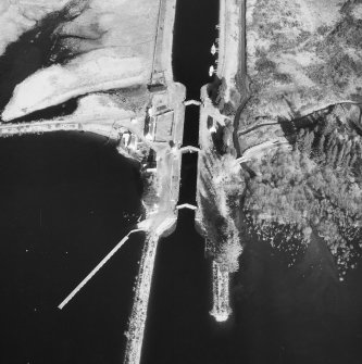 Aerial photograph showing Laggan Locks at entrance to Loch Lochy.