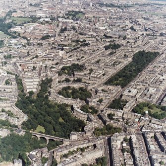 Edinburgh, oblique aerial view, taken from the SW, centred on Moray Place, and with the New Town visible across much of the right half of the photograph. Dean Bridge is in the bottom left-hand corner.