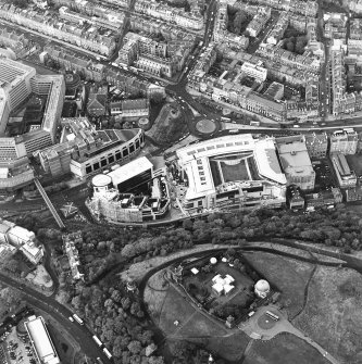 Oblique aerial view of Greenside Place, with the observatory and Cathedral adjacent, taken from the SE.