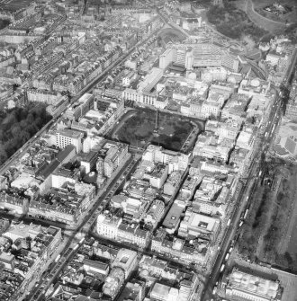 Edinburgh, New Town.
Aerial view showing St Andrew Square from West.