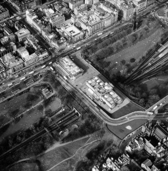 Aerial view showing The Mound, with National Gallery of Scotland and Royal Scottish Academy.