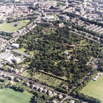 Edinburgh, oblique aerial view, taken from the NW, centred on the Royal Botanic Gardens and Inverleith House, with the Tanfield headquarters of Standard Life Assurance visible in the top half of the photograph.