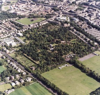 Edinburgh, oblique aerial view, taken from the W, centred on the Royal Botanic Gardens and Inverleith House. Powderhall Stadium and the Tanfield headquarters of Standard Life Assurance are visible in the top half of the photograph.