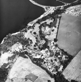 South Queensferry, Inchgarvie House.
General aerial view.