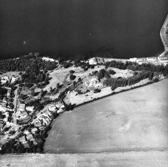 South Queensferry, Inchgarvie House.
General aerial view.