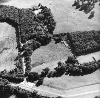 Hopetoun House.
Aerial view of posible garden from North.