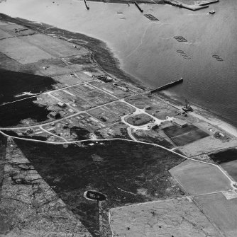 Hoy, Rinnigill, oblique aerial view, taken from the SE, centred on Rinnigill Military Camp.