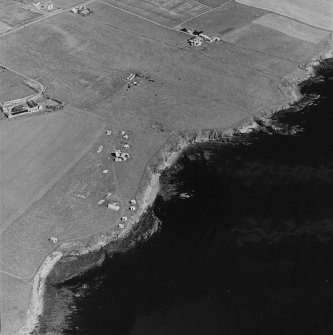 Oblique aerial view of Holm Battery, gun and searchlight emplacements with battery observation post, from W.