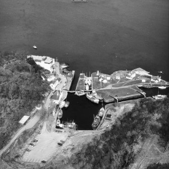 Crinan Canal.
Aerial view showing Crinan Basin (NR 788 943).