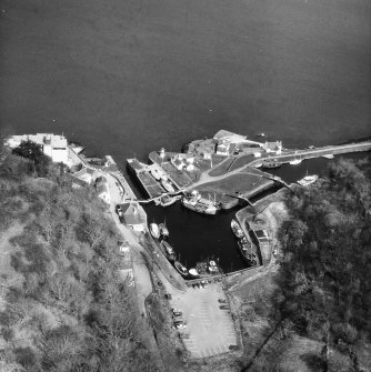 Crinan Canal.
Aerial view showing Crinan Basin (NR 788 943).