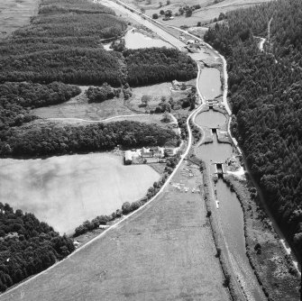 Crinan Canal and Dunnardry Locks.
Aerial view (NR 820 911).