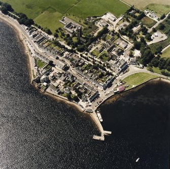 Oblique aerial view centred on the town of Inveraray, taken from the E.