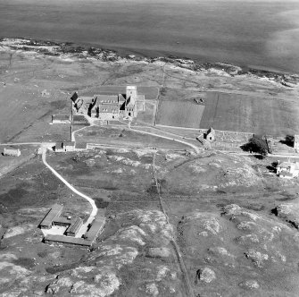 Iona, Iona Abbey & Vallum.
Oblique aerial view from West.