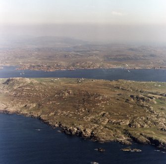 Iona, Iona Abbey & General.
Oblique aerial view from South-West.