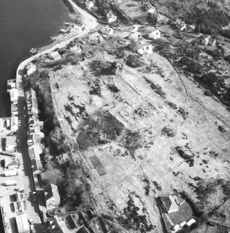 Tarbert, Tarbert Castle.
Oblique aerial view from South-West.
