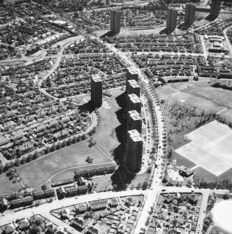 Glasgow, Knightswood.
General oblique aerial view.