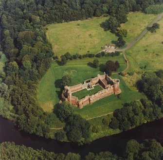 Bothwell Castle, oblique aerial view, taken from the SSW.