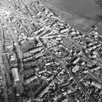 General oblique aerial view centred on the SE area of the town, taken from the WSW.