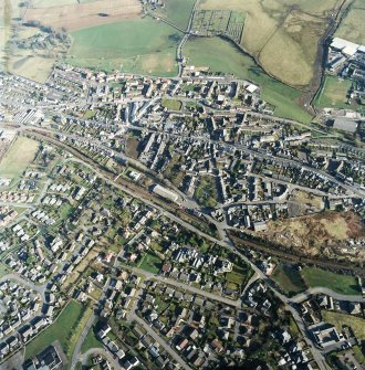 General oblique aerial view centred on the town centre taken from the NW.