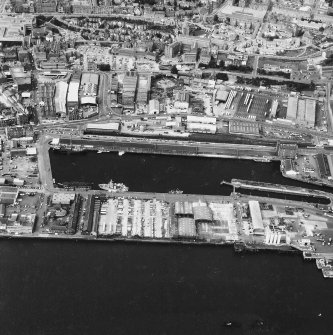 Dundee, Dundee Harbour, Camperdown Dock.
Oblique aerial view from North-East of Victoria Dock and Camperdown Dock.