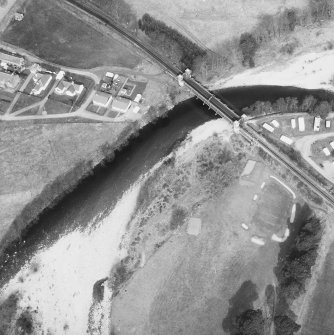 Blair Atholl, Railway Viaduct.
General oblique aerial view.