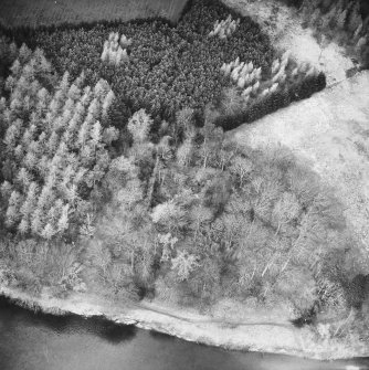Kinclaven Castle.
General oblique aerial view.
