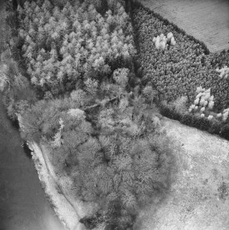 Kinclaven Castle.
General oblique aerial view.