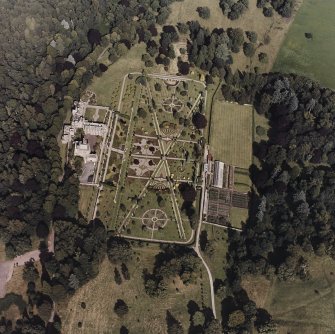 Drummond Castle.
General aerial view of castle and garden.